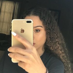 Meet your Posher, Kayla